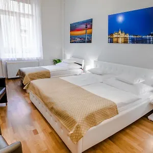 Anabelle Bed And 4* Budapesta